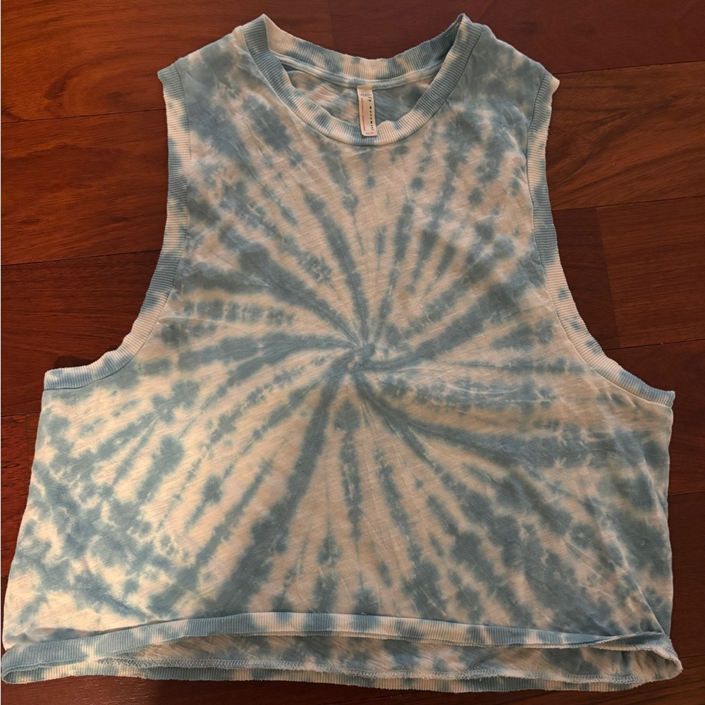 FP Movement by Free People Light Blue and White Spiral Tie-Dye Cropped Tank